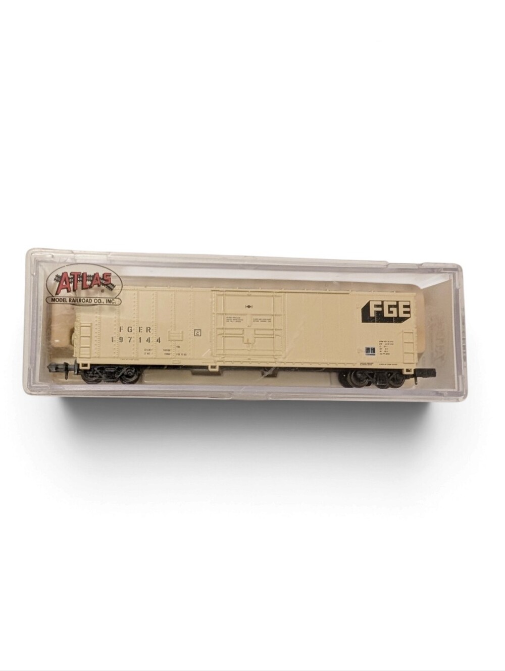 VINTAGE Atlas N-Scale Train Boxcar Fruit Growers Express Bar 50ft Reefer Tan New